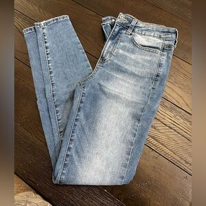 Women’s/Juniors Jeans